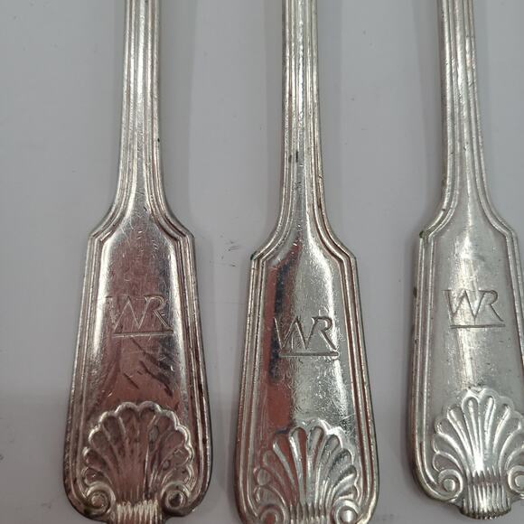 Sheffield England Antique Silver Plate Fiddle Thread and Shell 6 Dinner Fork 2-2 - Picture 4 of 11